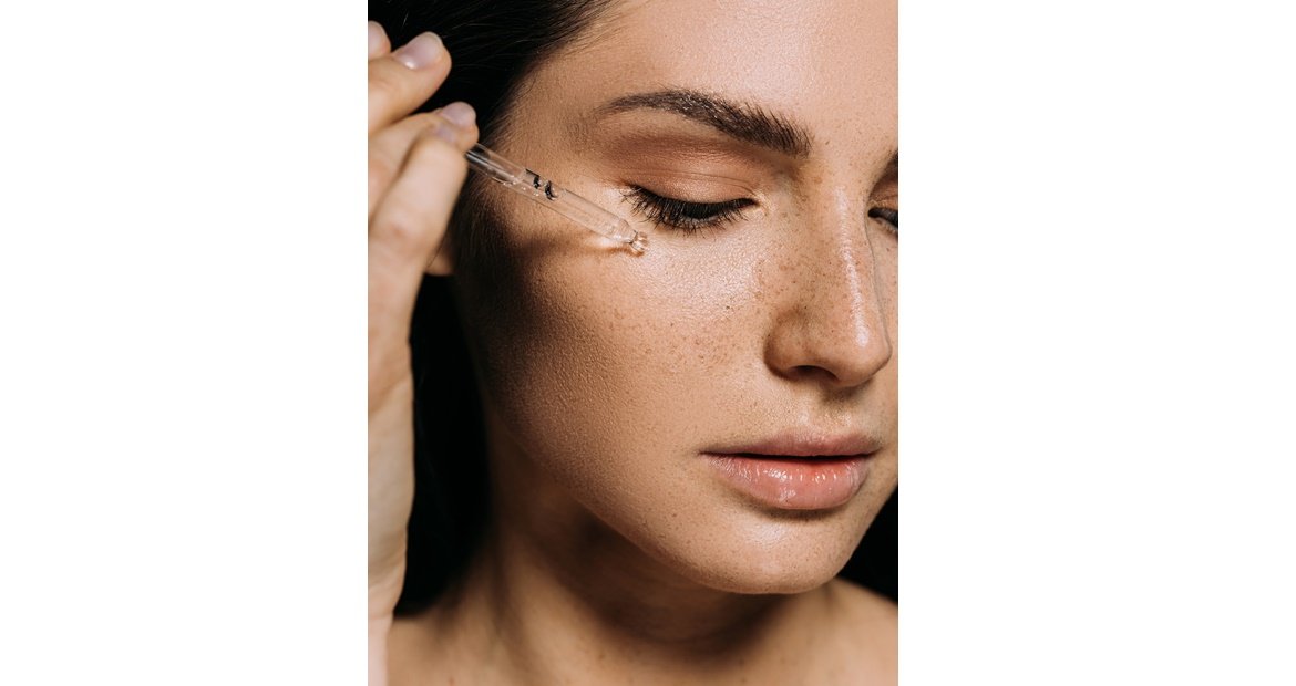 Aposte em texturas leves na skincare para pele oleosa